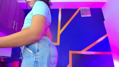 Andrea online show from June 8, 1:39 am