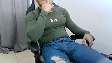 andres180950734 online show from January 8, 8:47 pm