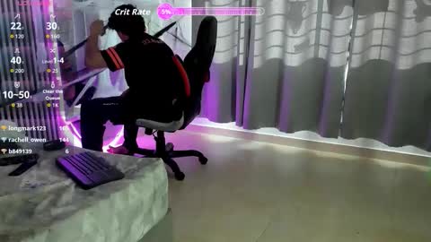 Snapshot of andres_cream chatting on October 23, 12:28 pm andres_cream online show from October 23, 12:28 pm