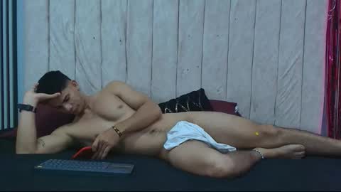 andres_stud online show from September 26, 8:33 am