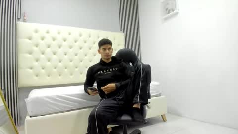 andres_stud online show from March 13, 3:10 am