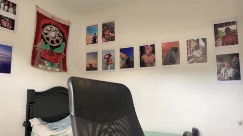 Snapshot of andres_vargas_ chatting on October 7, 7:32 pm Andres online show from October 7, 7:32 pm