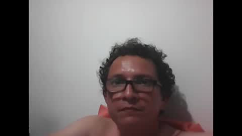 Snapshot of andresfloga chatting on October 20, 3:22 am andresfloga online show from October 20, 3:22 am