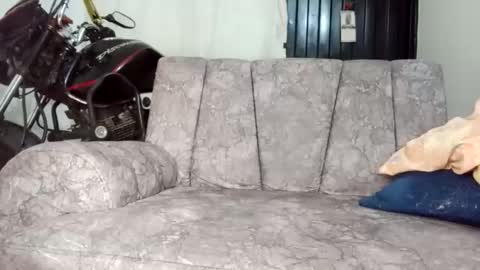 Andrs holguin online show from March 6, 4:22 am