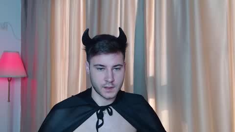 Snapshot of andrew2305 chatting on October 30, 8:59 am Justin Andrew online show from October 30, 8:59 am