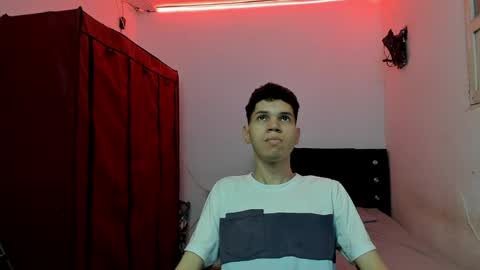 andrew_2811 online show from April 28, 7:34 am