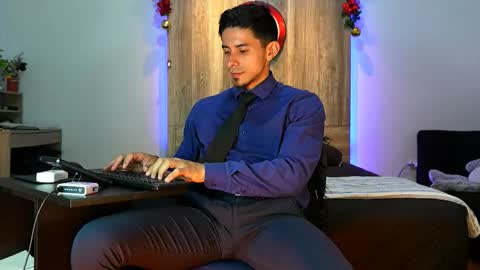 Andrew online show from December 16, 2:08 am