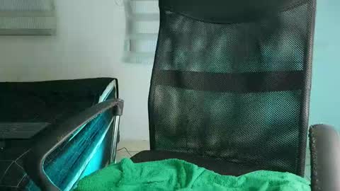 andrew_holden__ online show from March 12, 2:04 am