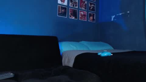 Snapshot of andrew_hoult chatting on February 9, 6:33 am Andrew online show from February 9, 6:33 am