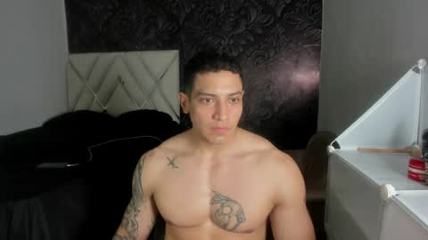 andrew_jhones online show from June 5, 6:52 am