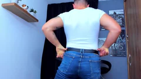 Andrew Diaz online show from October 27, 5:18 am