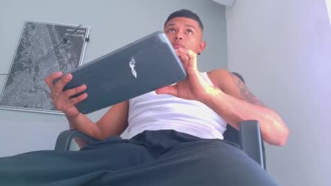 ANDREW KENNOXX online show from January 17, 8:06 pm