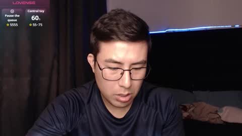 andrewmhilton_ online show from February 7, 7:22 am