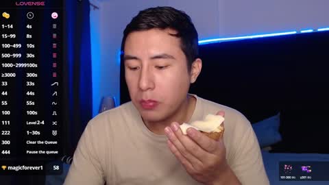 andrewmhilton_ online show from March 2, 4:17 am