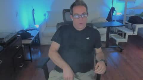 Andrew online show from April 25, 2:25 pm