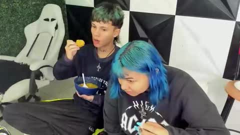 andy_dan1 online show from January 13, 7:54 pm