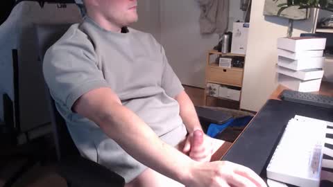 Snapshot of andycandy1994 chatting on October 24, 7:42 am andycandy1994 online show from October 24, 7:42 am