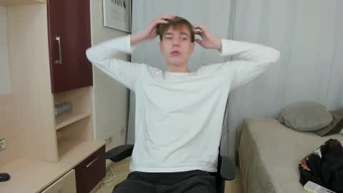 Snapshot of andyjey_ chatting on September 26, 8:50 pm Mandy and Andy online show from September 26, 8:50 pm
