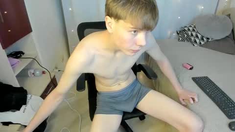 Snapshot of andyjey_ chatting on September 29, 9:03 pm Mandy and Andy online show from September 29, 9:03 pm