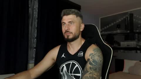 Magic Andy online show from August 8, 1:26 am