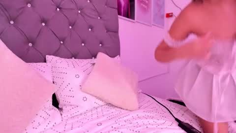 Snapshot of aneko_morii chatting on September 26, 1:35 am online show from September 26, 1:35 am