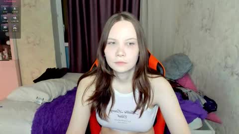 Snapshot of angel_doll585 chatting on October 19, 12:37 am Fallen Angel online show from October 19, 12:37 am