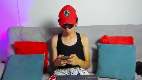 angel_dustt1 online show from June 2, 7:49 pm