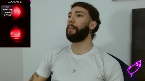 angel_kyrozz online show from December 2, 1:04 am