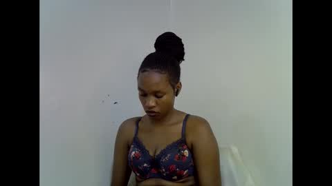 angel_mia5 online show from December 17, 11:33 pm