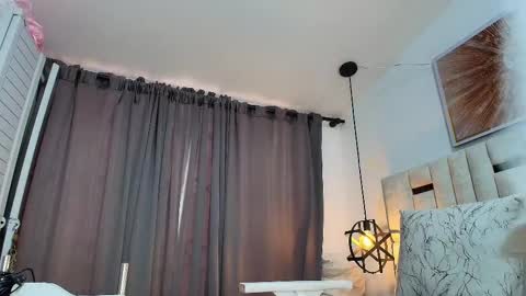 Nicolle  online show from November 3, 11:22 am