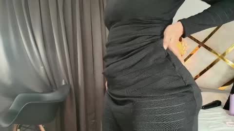 Nicolle  online show from March 17, 1:27 pm