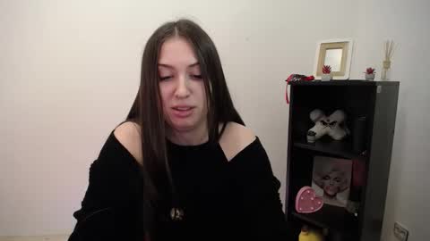 angel_silenia online show from January 7, 11:59 am