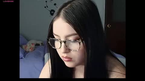 Sweet Angel  online show from March 17, 5:45 am