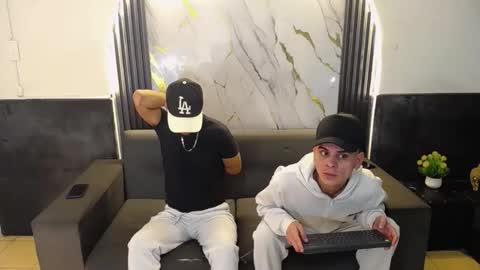 angel_villareal_ online show from March 1, 6:06 am