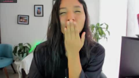 bella online show from April 13, 8:35 pm