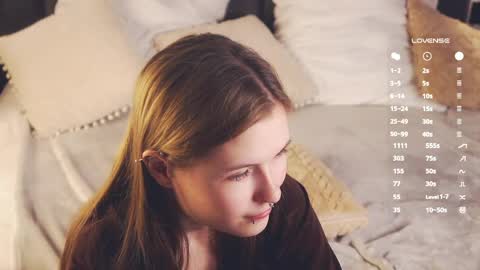 Mary online show from April 19, 6:10 pm