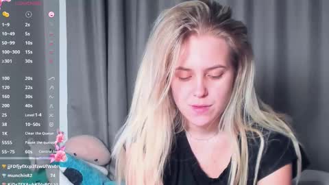 Darsi Anty online show from November 3, 4:08 pm