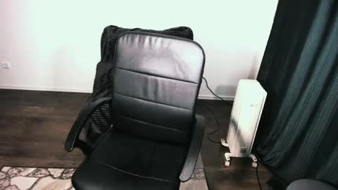 glow online show from April 17, 9:50 pm