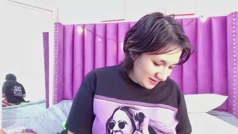 Snapshot of angelarumiee chatting on October 23, 2:57 am Angela online show from October 23, 2:57 am