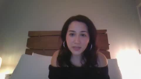 Snapshot of angelbebe97 chatting on October 28, 5:52 am Angelbebe online show from October 28, 5:52 am