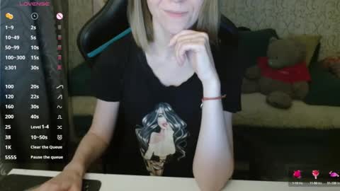 Snapshot of angelcute32 chatting on October 14, 2:42 pm AngelCute32 online show from October 14, 2:42 pm