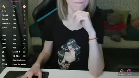 Snapshot of angelcute32 chatting on October 21, 3:59 pm AngelCute32 online show from October 21, 3:59 pm