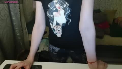 Snapshot of angelcute32 chatting on October 27, 3:34 pm AngelCute32 online show from October 27, 3:34 pm