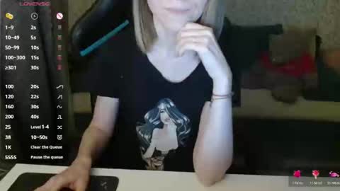 Snapshot of angelcute32 chatting on October 30, 3:12 pm AngelCute32 online show from October 30, 3:12 pm