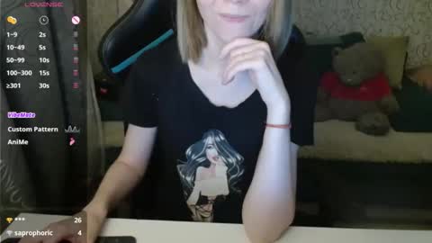 Snapshot of angelcute32 chatting on October 19, 3:49 pm AngelCute32 online show from October 19, 3:49 pm