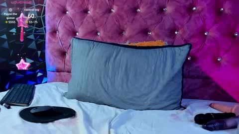 angeldreams15 online show from March 24, 9:54 pm