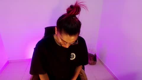 angele online show from March 17, 6:13 pm