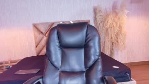 angel online show from March 29, 5:14 pm