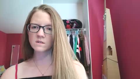 AngelicAngel online show from May 4, 7:31 pm