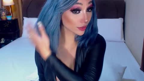 MS. AMALIA online show from November 9, 10:52 am